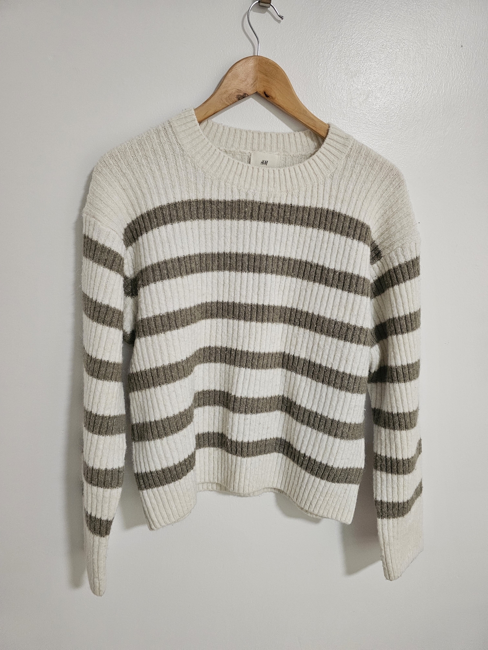 H&M Wool Blend Ribbed Crewneck Sweater Cream Brown Stripes Size Medium